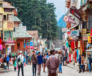Manali Mall Road — tourist place near Manali